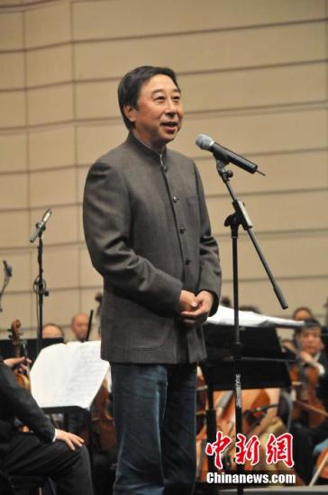 资料图:冯巩在音乐会上致辞。<a target='_blank' href='/'>中新社</a>发 潘旭临 摄 资料图:冯巩在音乐会上致辞。<a target='_blank' href='/'>中新社</a>发 潘旭临 摄