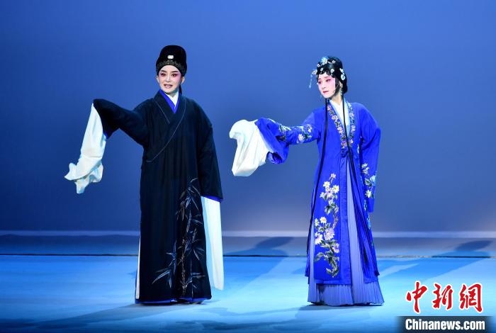 “梅花”领衔展演福建推出约100场惠民演出