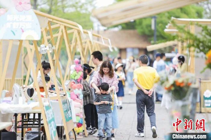 良渚古城遗址公园西门市集。 良管委供图 良渚古城遗址公园西门市集。 良管委供图