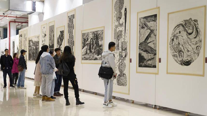 西南大学举行“纪念鲁迅先生诞辰140周年版画作品展”