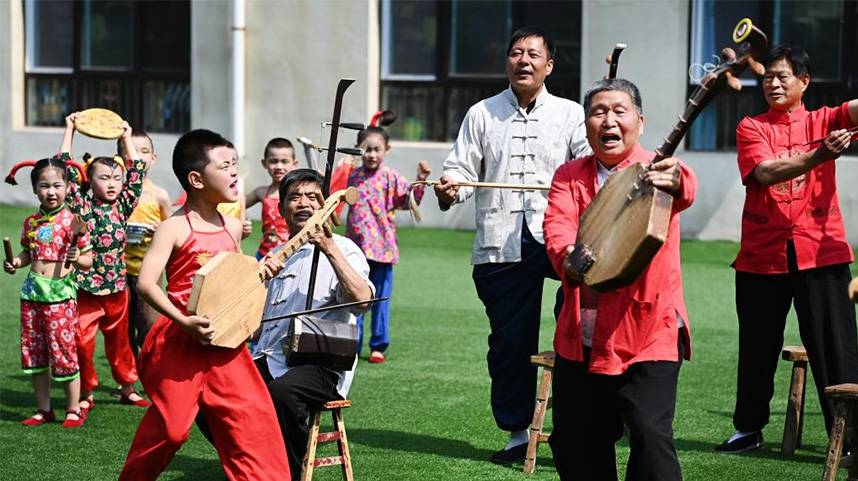 黄河岸边有个“老腔幼儿团”