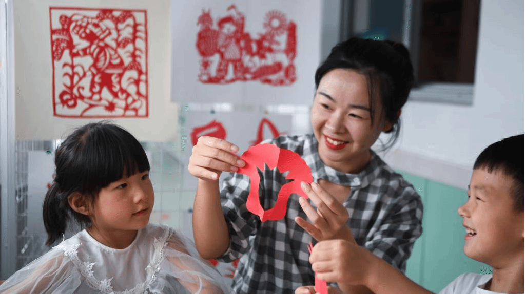 校园剪纸迎丰收