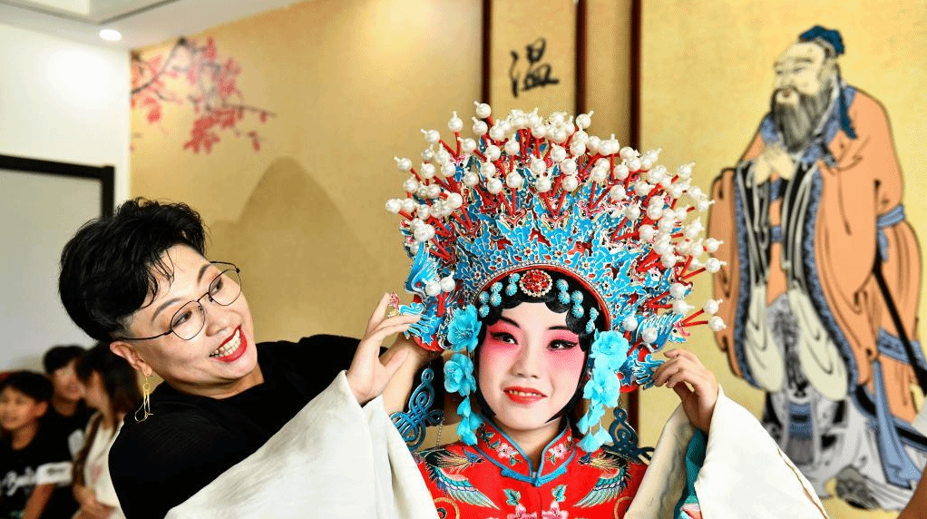 山东枣庄：暑期学唱柳琴戏 感受非遗魅力
