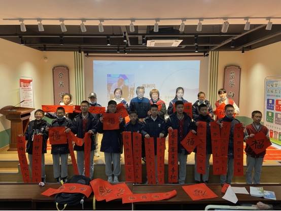 浙江温州：虎虎生威过大年  反邪宣传不“打烊”