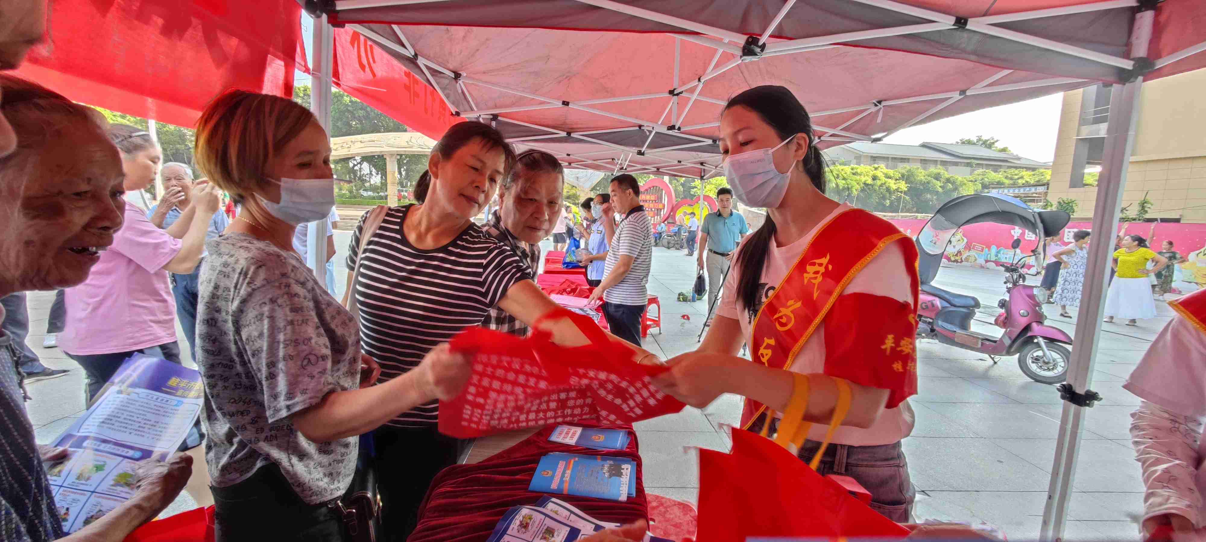 广西桂平市结合网络安全宣传周开展反邪教宣传