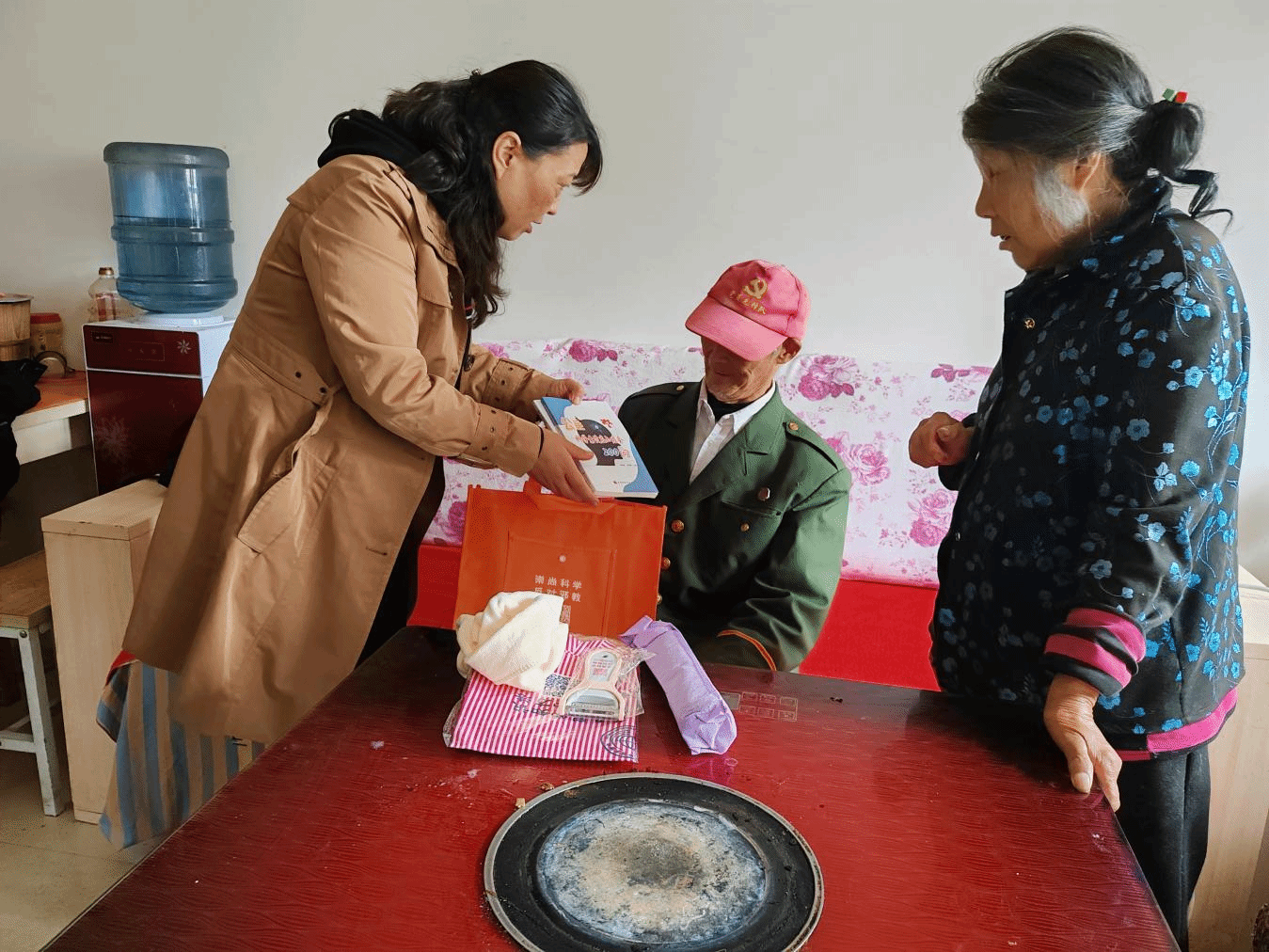 贵州毕节：开展反邪教宣传“进家庭”活动