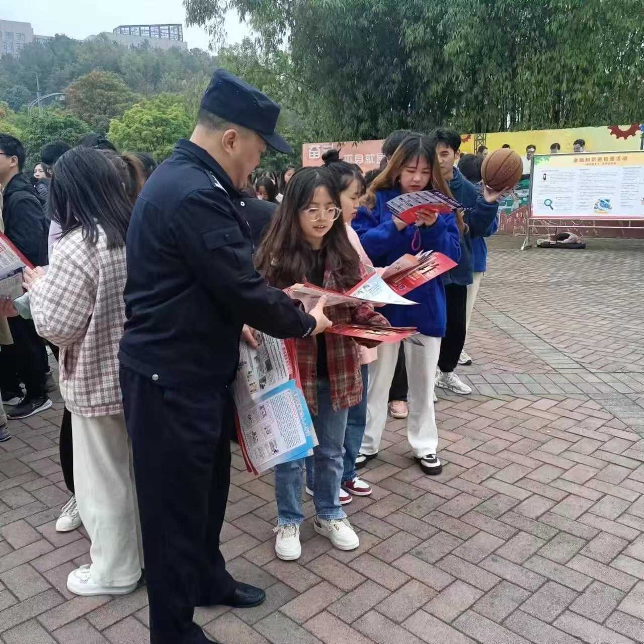 è´µå·žä¹Œå½“ï¼šå¼˜æ‰¬æ¸…é£Žæ­£æ°”   åé‚ªå®£ä¼ è¿›â€œå†œæ‘â€