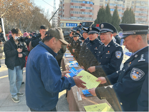 陕西西安：春节宣传不断线 反邪助力保平安