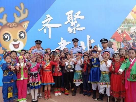 甘肃肃北：民族团结如磐石，反邪路上共前行