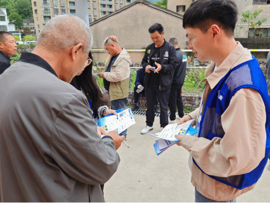 浙江苍南：矿区遗址的车间越剧场传来反邪声响