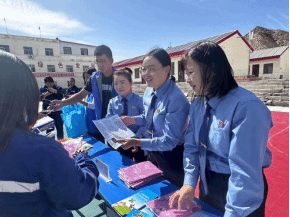 甘肃肃北：深入矿区开展“反邪教宣传进企业，邪教防范入人心”法治宣传活动