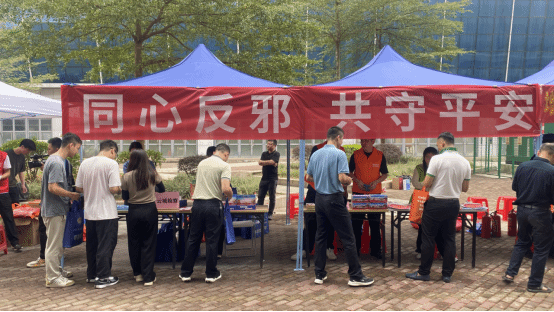 广东云城：以石为媒 反邪宣传走进石展会