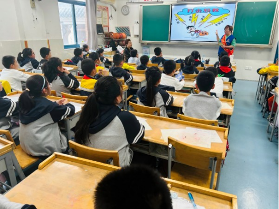 江苏南京：“警、校、家”三方联动  构建“三位一体”反邪防护墙