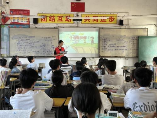 广西贵港：平南县丹竹镇开展反邪教宣传进校园活动