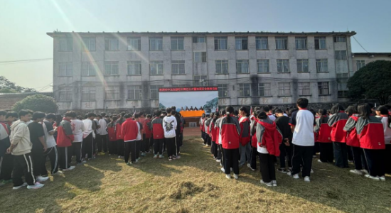 广西桂林：法治进校园宣传我先行