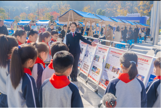 浙江丽水：国家宪法日 丽水反邪在行动