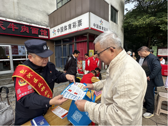 安徽包河：街警联动唱响反邪教“好声音”