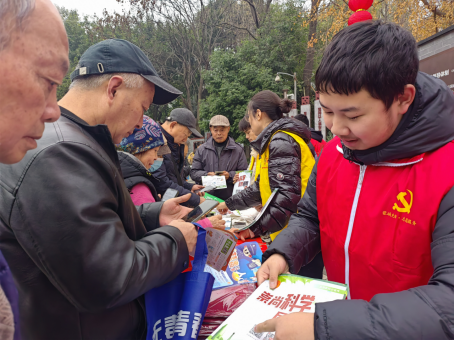 四川成都：开学新起点  反邪筑平安