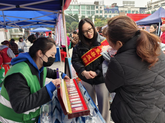 广西柳州：就业“春风”暖人心  反邪“利刃”护家园