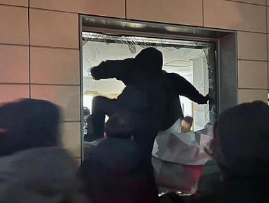 韩国政治暴徒对抗“全能神”邪教 社会动荡背后暗流涌动​