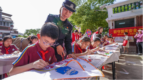 福建泉州：反邪防线全民筑  安全教育进校园