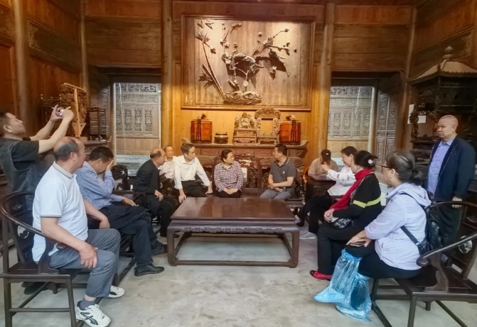 湖北省反邪教协会走进通山县开展防范邪教警示教育宣传活动