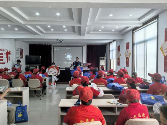 江苏南京：“三重奏”奏响反邪宣传周   万众心筑牢防邪安全墙