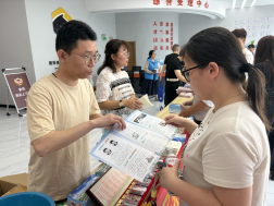 浙江台州：粽香祛邪护平安 共筑防邪同心圆——路桥区路南街道开展“端午节”反邪教宣传活动