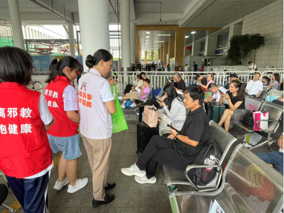 广东深圳：深圳东站“反邪防骗”课堂 警民携手筑牢安全防线
