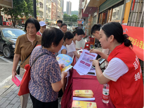 广东龙岗：破除邪教迷信  共筑反邪防线