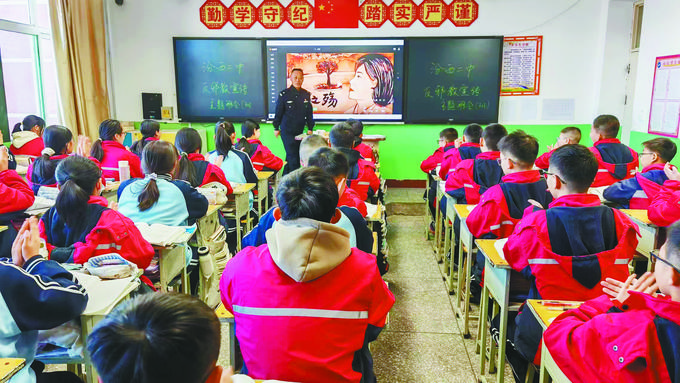 山西：用细沙勾勒案情 以真相击穿谎言