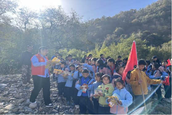 安徽宣城：宪法护航守平安 反邪宣传入人心——绩溪县国家宪法日反邪教宣传多点开花