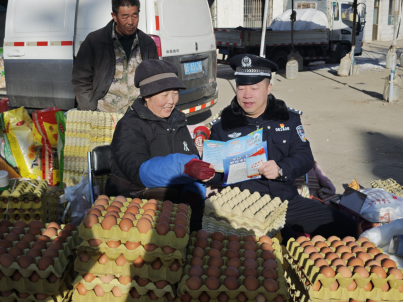 甘肃酒泉：反邪宣传“面对面” 警民共筑“心连心”