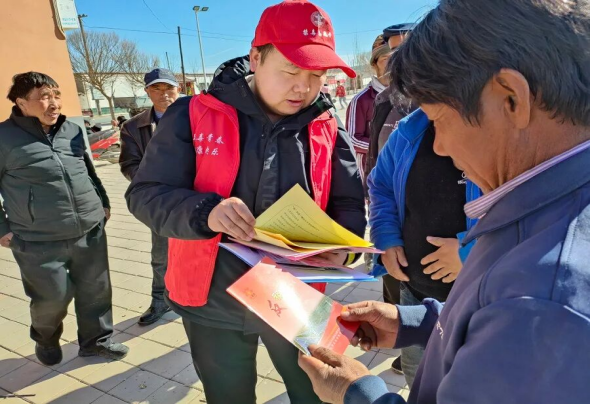 甘肃瓜州：聚焦春节大集织密乡村防邪网