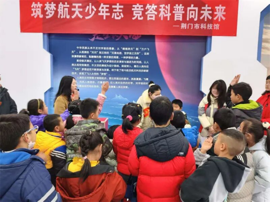 湖北荆门：科普润童心 托管暖假期