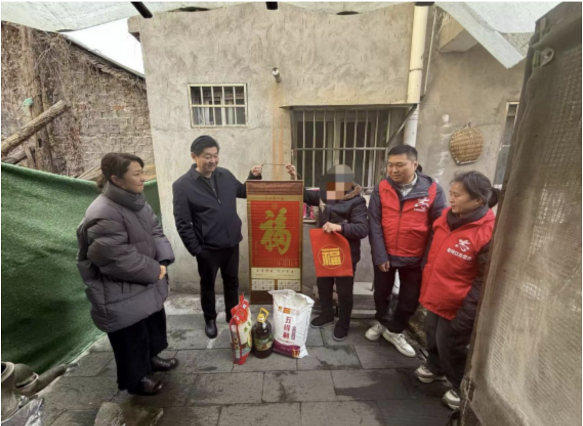 湖北老河口：走访慰问暖人心 反邪帮教显真情