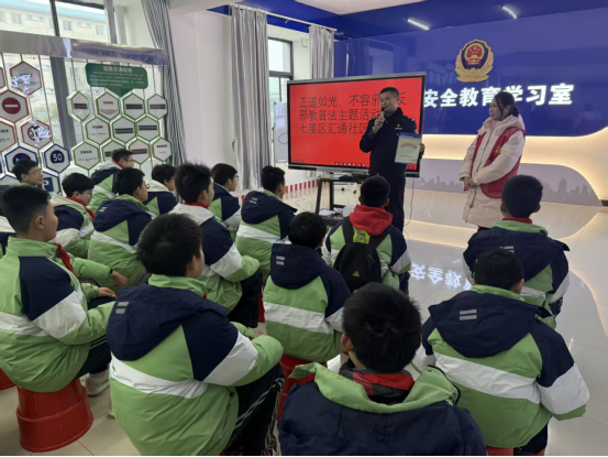 广西桂林：开展“正道如光 不容邪祟”反邪教主题教育活动