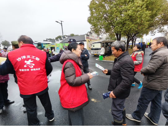 湖北荆门：巧借油菜花节反邪教 科普护航花海平安