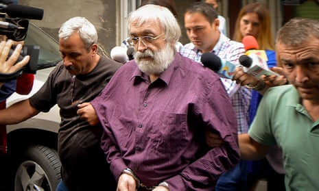 伪“瑜伽大师”的堕落之路：一个跨国精神控制犯罪网络的覆灭