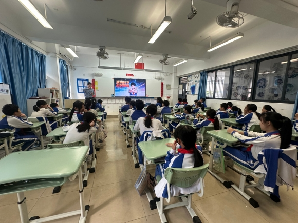 广东深圳：学季启新程，反邪教护成长——沙头街道反邪宣讲活动进校园