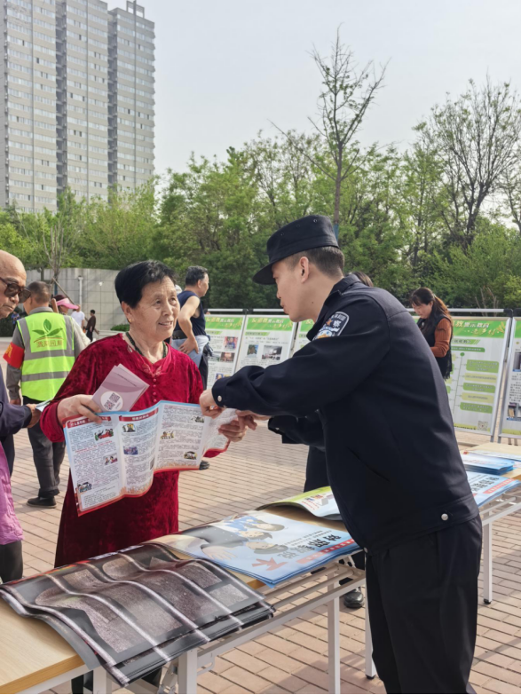 陕西渭南：开展全民国家安全教育日反邪教警示集中宣传活动