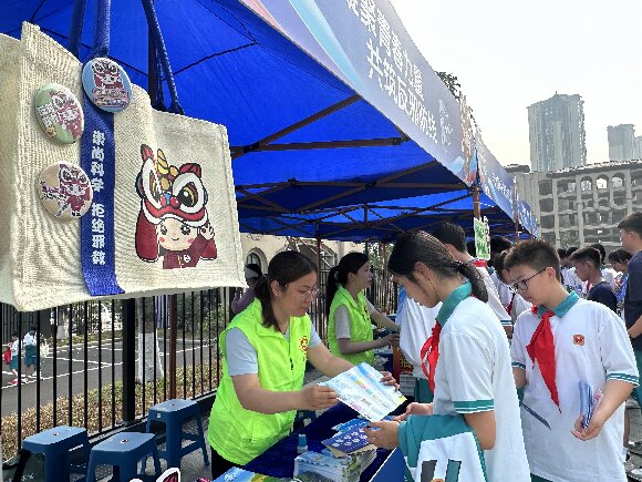 广东广州：反邪教入校园护国安育青春