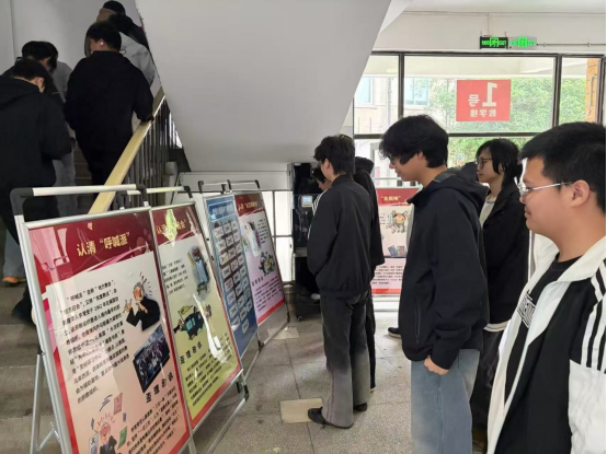 湖北武汉：聚力“三进”筑防线 携手同心护平安