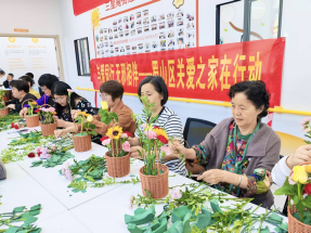 安徽合肥：蜀山区反邪志愿服务队开展母亲节暖心活动