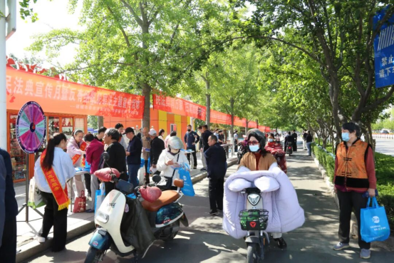 山东潍坊：弘扬法典正气 抵制邪教歪风