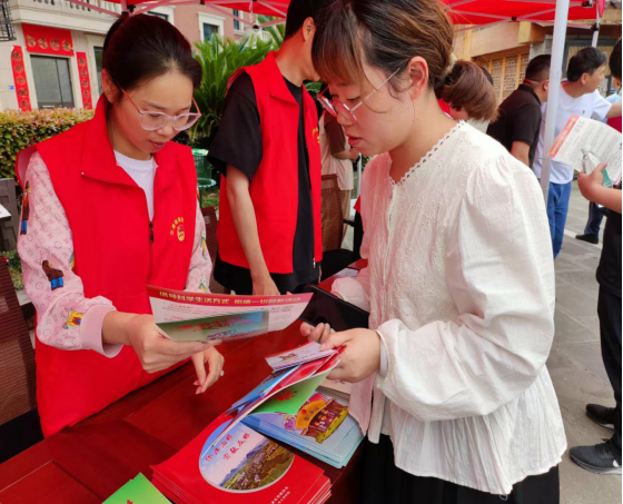 浙江义乌：反邪宣传进社区 筑牢平安防护墙