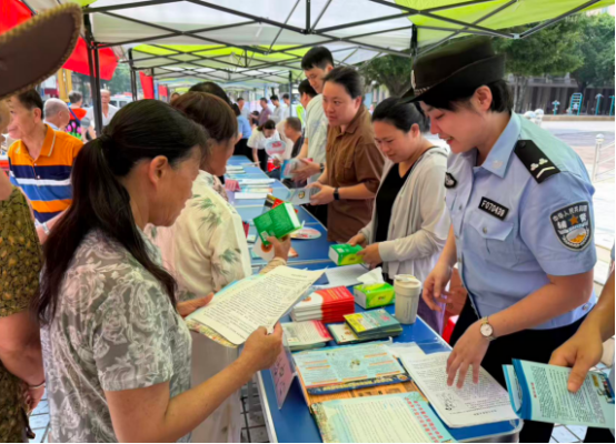 广西南宁：开展反邪教集中宣传活动 筑牢群众思想防线