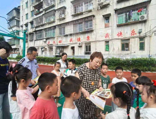 重庆市合川区各学校开展“开学第一课”  反邪教宣传活动