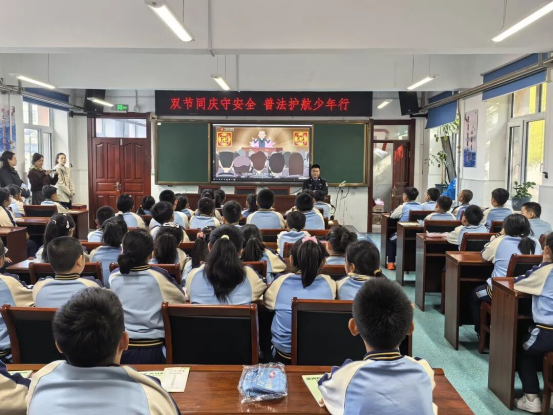 黑龙江抚远：喜迎双节守平安 崇尚科学拒邪教