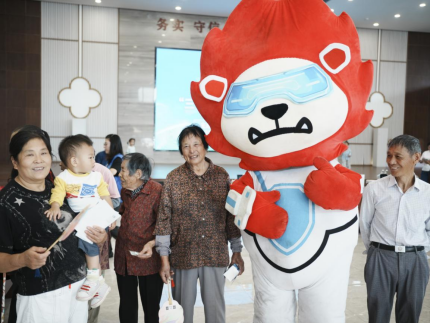 浙江西湖：把反邪科普搬进市集，这场“三下乡”活动有新意